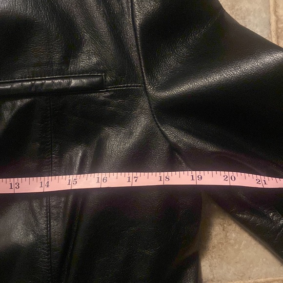 Danier Leather Bomber length Motorcycle jacket. Unlined - Picture 5 of 5